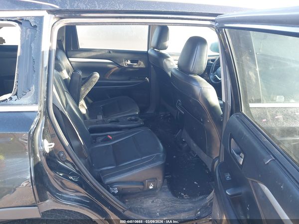 2018 TOYOTA HIGHLANDER XLE