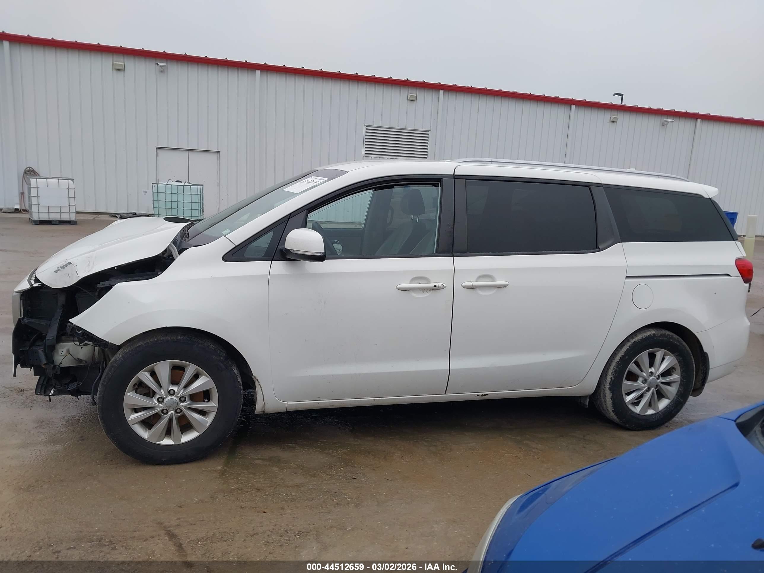 2016 KIA SEDONA LX