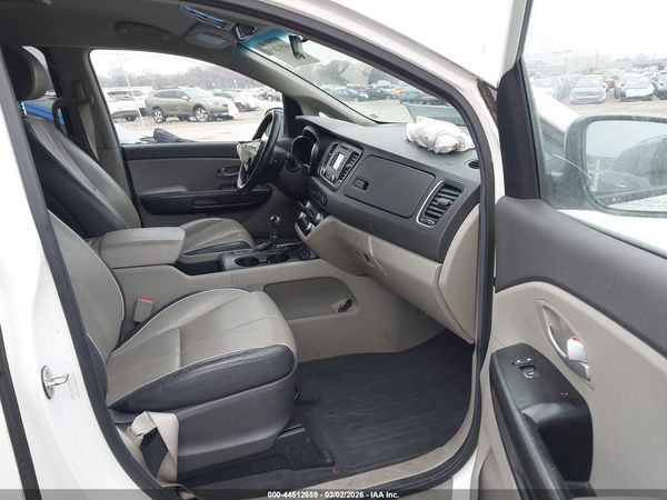 2016 KIA SEDONA LX