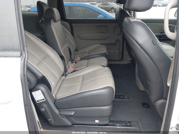 2016 KIA SEDONA LX