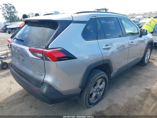 2019 TOYOTA RAV4 HYBRID XLE