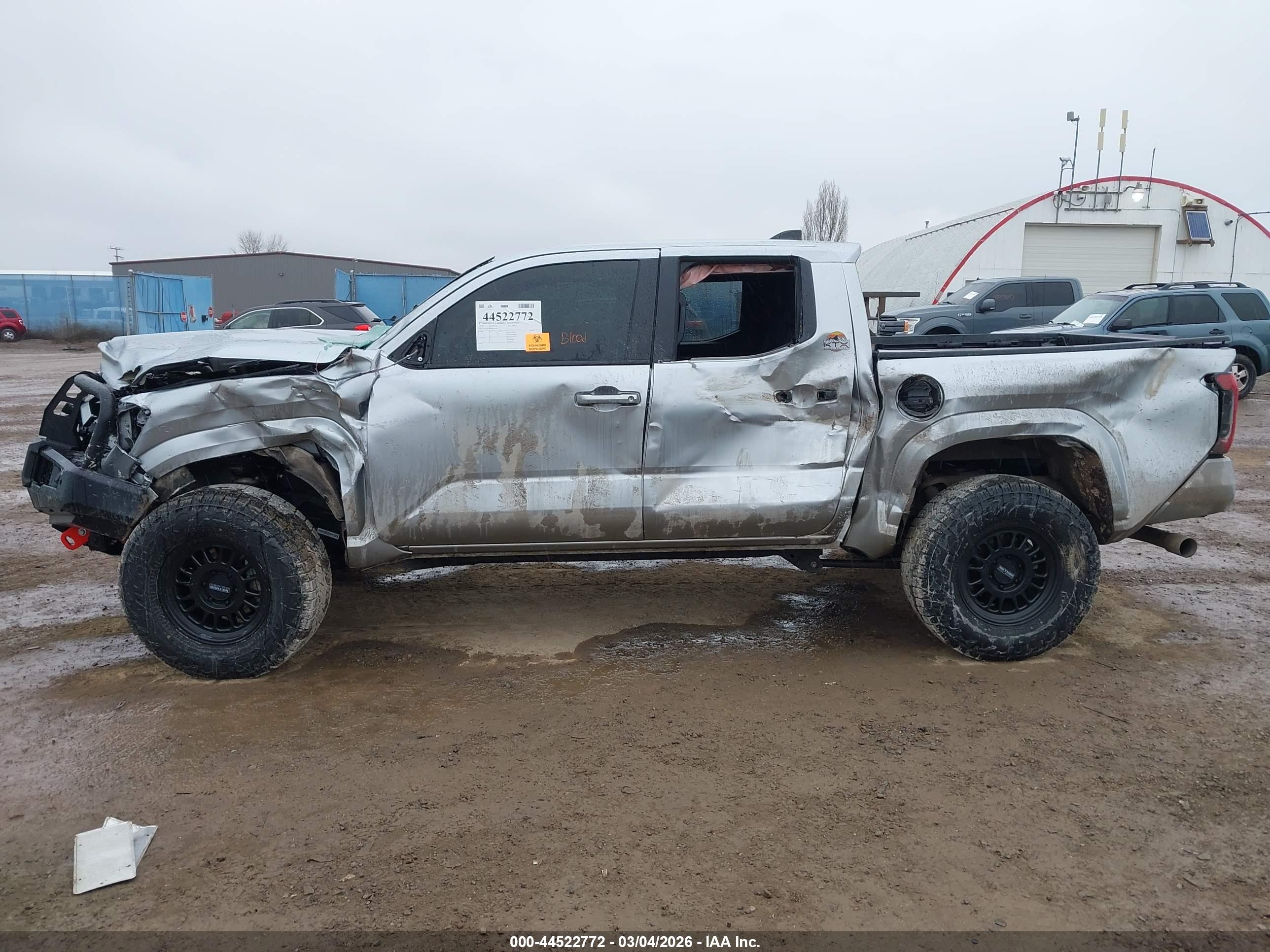 2025 TOYOTA TACOMA SR5