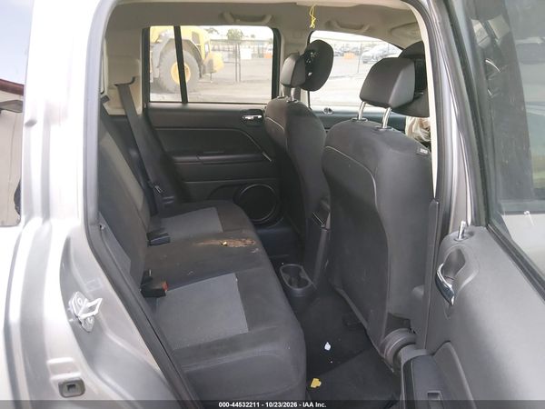 2016 JEEP COMPASS SPORT — I8