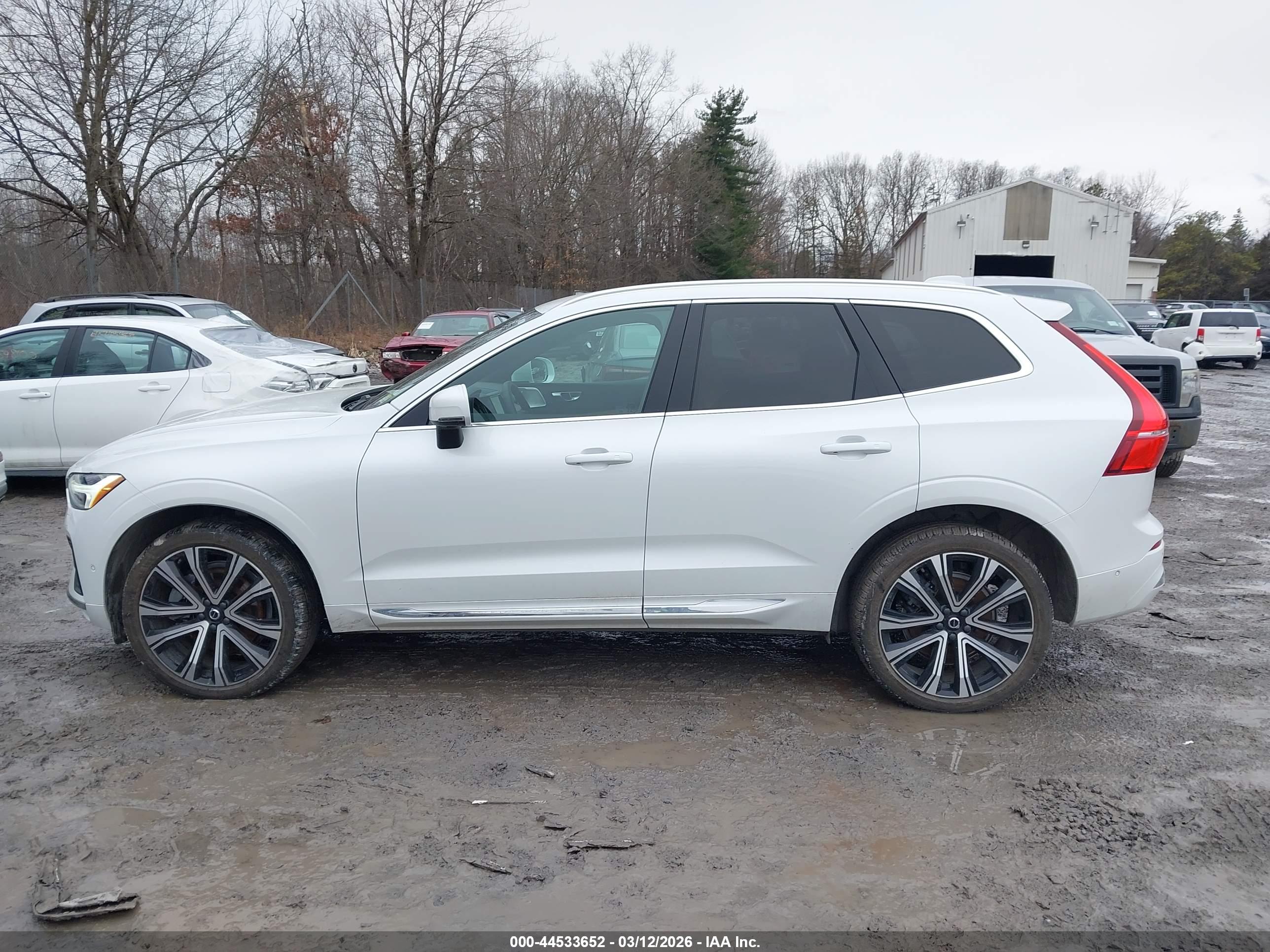 2023 VOLVO XC60 B5 ULTIMATE BRIGHT THEME