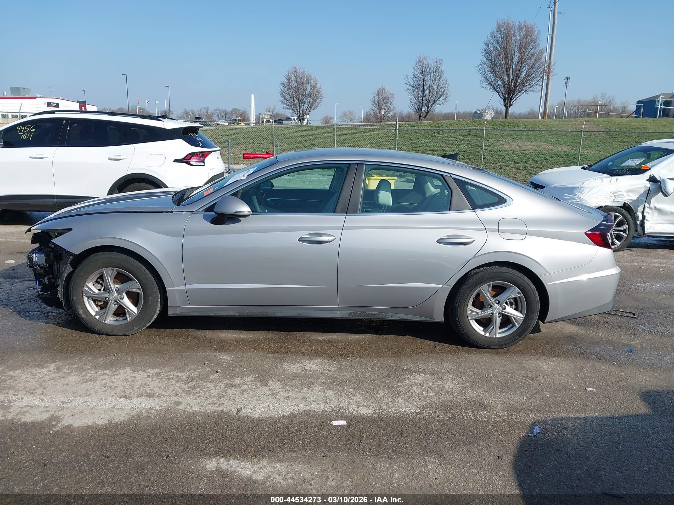 2023 HYUNDAI SONATA SE