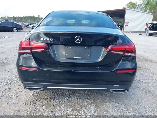 2020 MERCEDES-BENZ A 220 A220