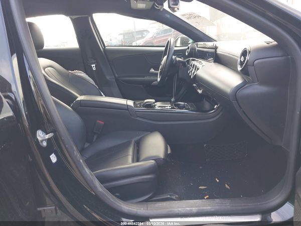 2020 MERCEDES-BENZ A 220 A220