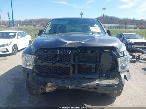 2018 RAM 1500 EXPRESS  4X4 6'4 BOX