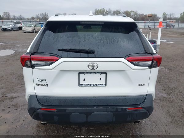 2019 TOYOTA RAV4 XLE