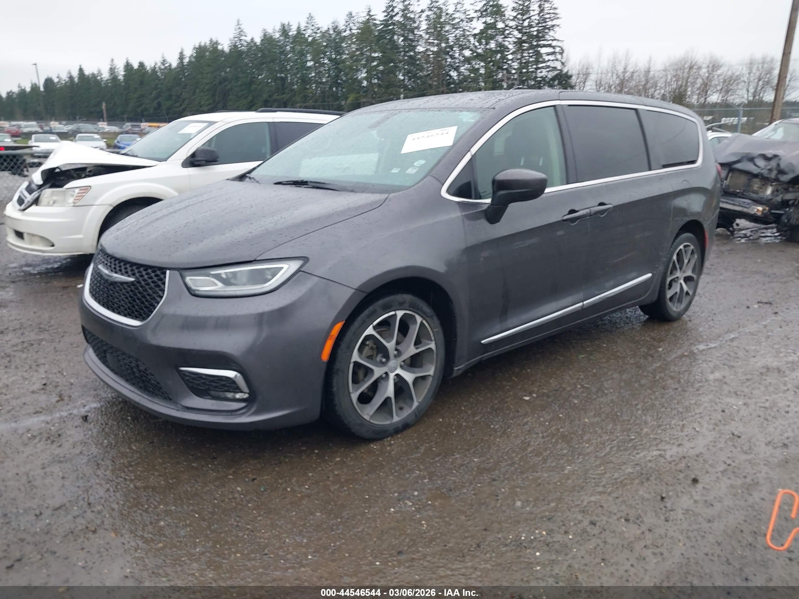 2018 CHRYSLER PACIFICA LX — I2