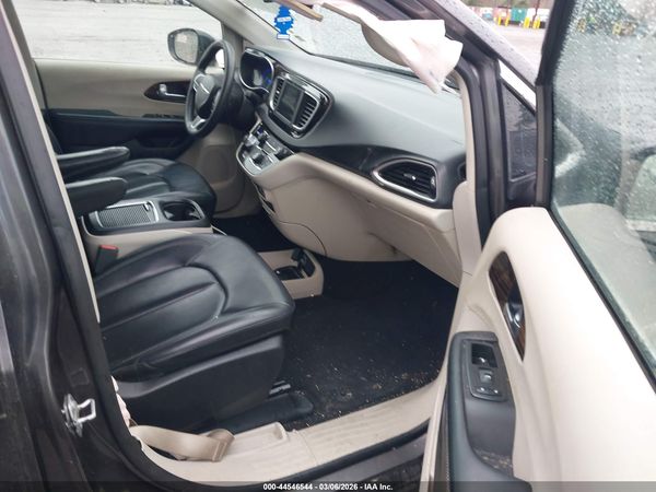 2018 CHRYSLER PACIFICA LX — I5
