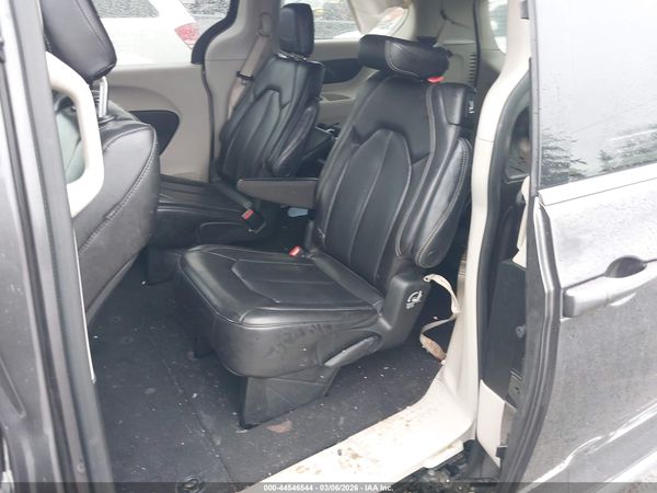 2018 CHRYSLER PACIFICA LX — I8