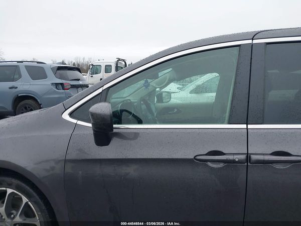 2018 CHRYSLER PACIFICA LX — I117
