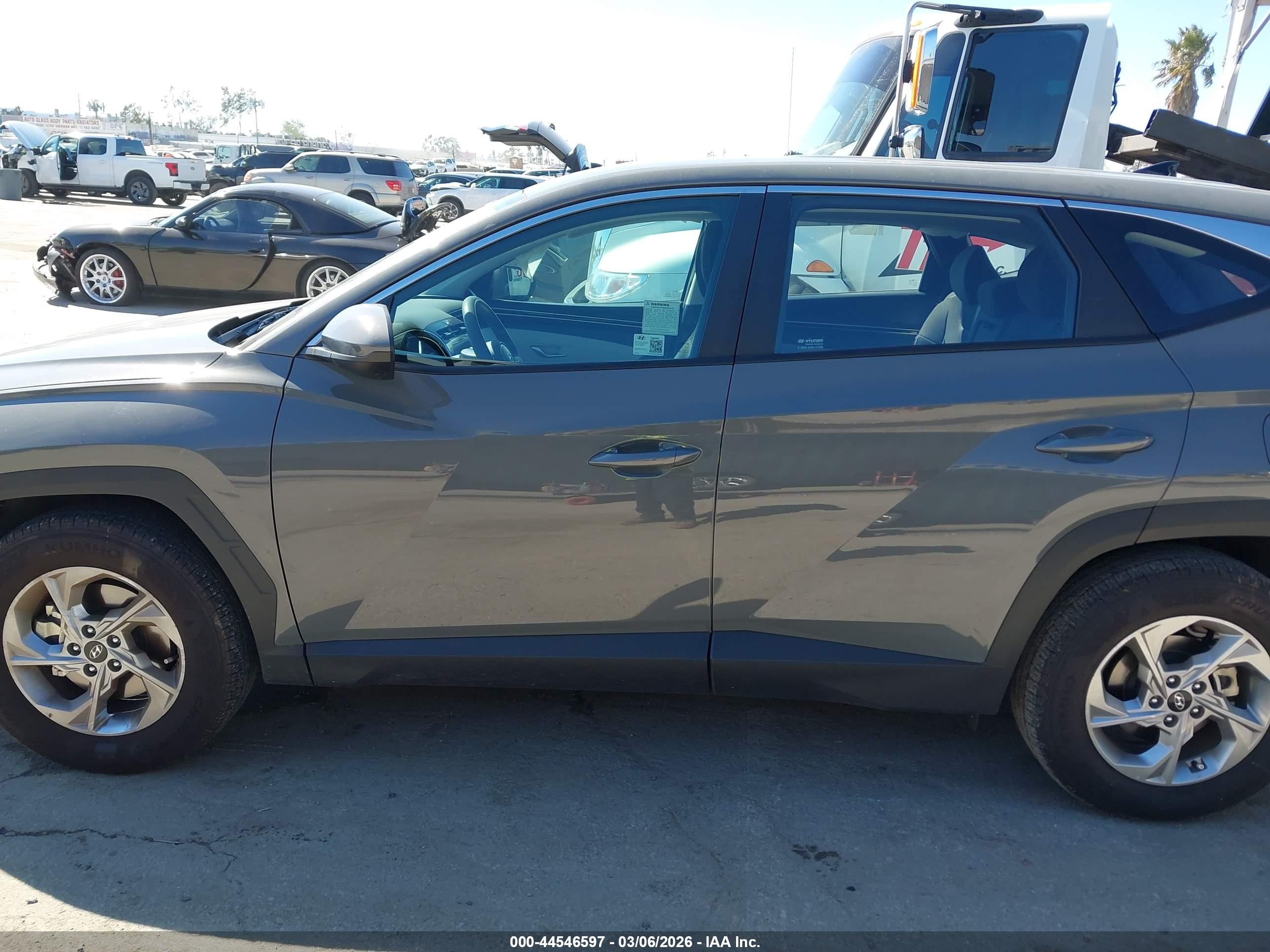 2024 HYUNDAI TUCSON SE