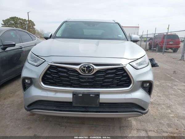 2023 TOYOTA HIGHLANDER PLATINUM