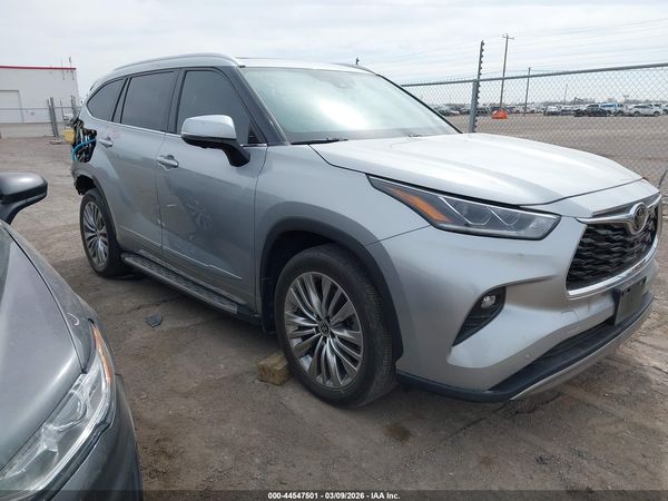 2023 TOYOTA HIGHLANDER PLATINUM