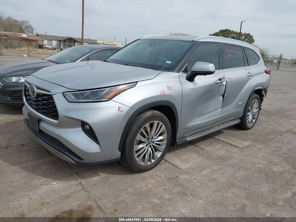 2023 TOYOTA HIGHLANDER PLATINUM