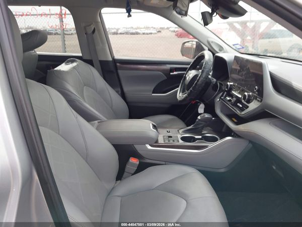 2023 TOYOTA HIGHLANDER PLATINUM