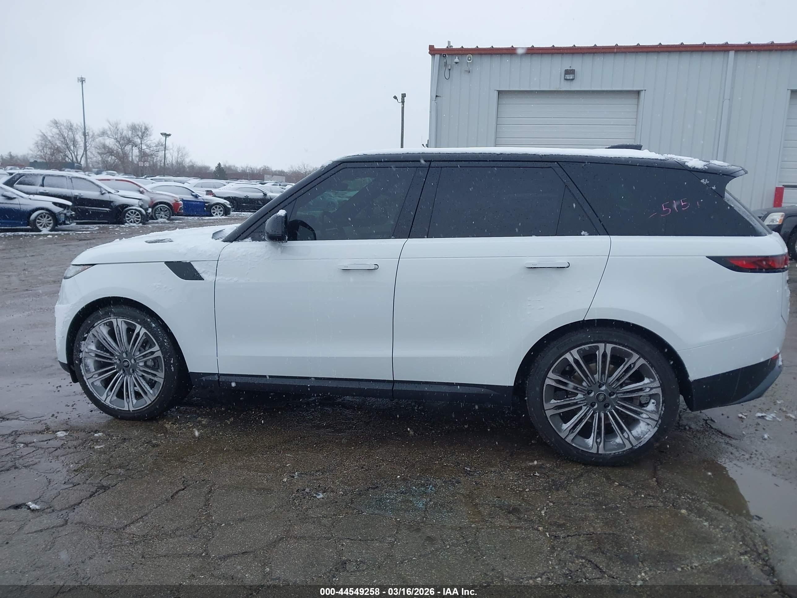 2025 LAND ROVER RANGE ROVER SPORT P360 SE