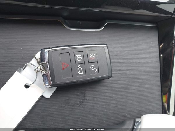 2025 LAND ROVER RANGE ROVER SPORT P360 SE