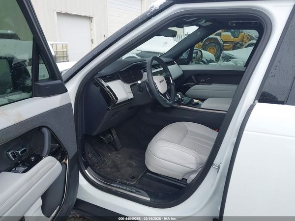 2025 LAND ROVER RANGE ROVER SPORT P360 SE