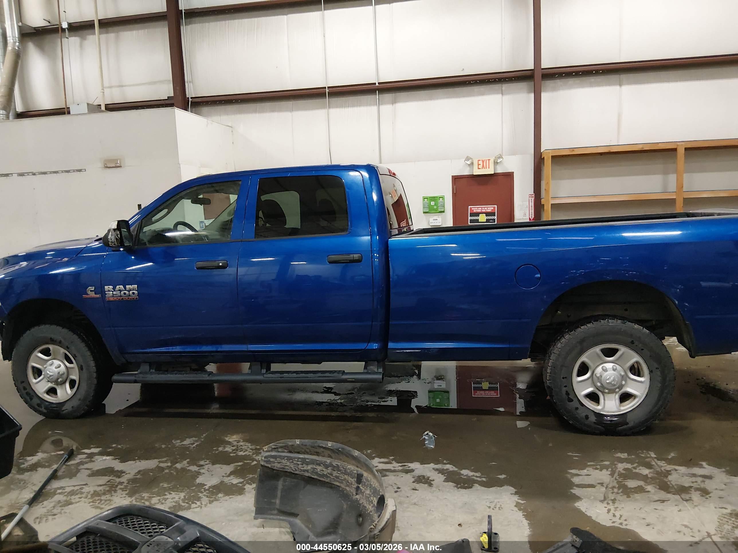 2017 RAM 3500 TRADESMAN  4X4 8' BOX