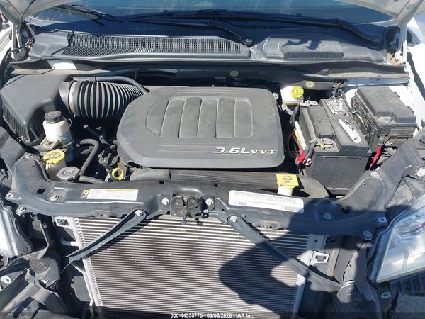 2012 DODGE GRAND CARAVAN SXT — I10