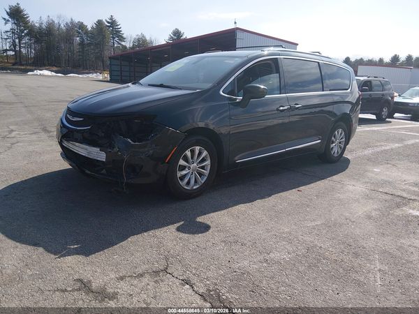 2020 CHRYSLER PACIFICA TOURING L — I2