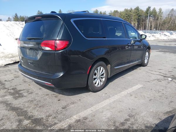 2020 CHRYSLER PACIFICA TOURING L — I4