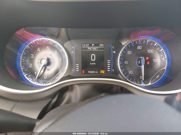 2020 CHRYSLER PACIFICA TOURING L — I7
