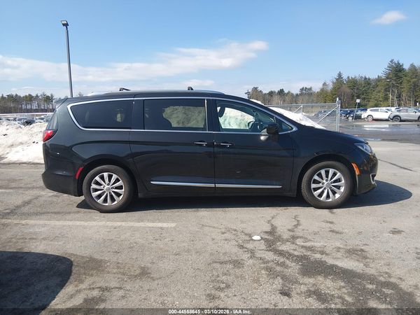 2020 CHRYSLER PACIFICA TOURING L — I116