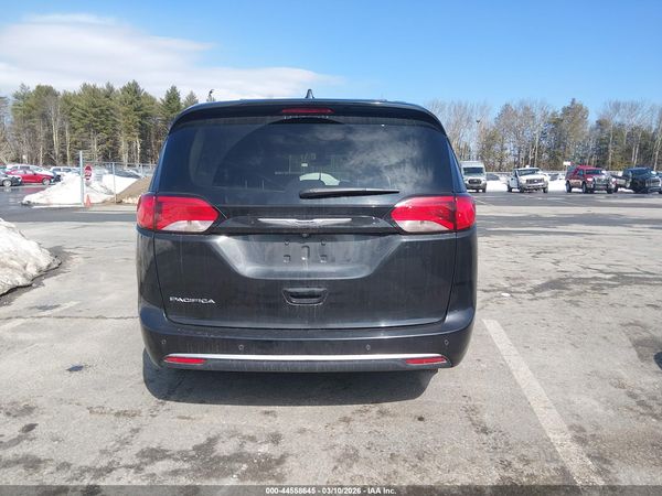 2020 CHRYSLER PACIFICA TOURING L — I119