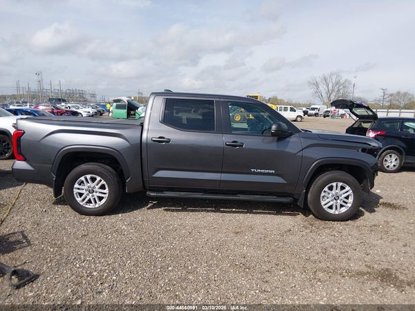 2025 TOYOTA TUNDRA SR5
