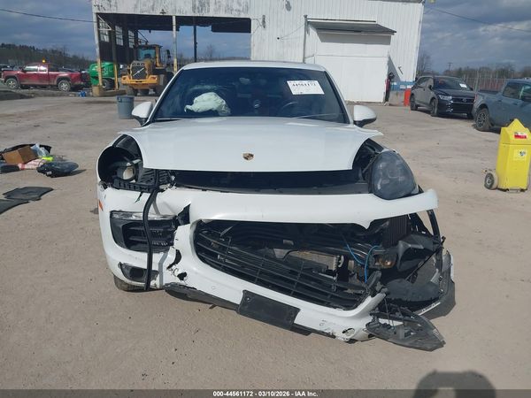 2015 PORSCHE CAYENNE S