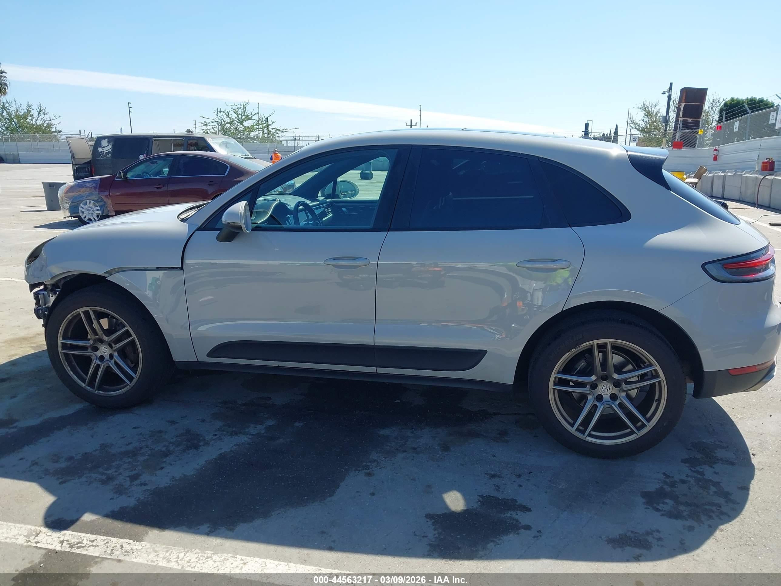 2019 PORSCHE MACAN