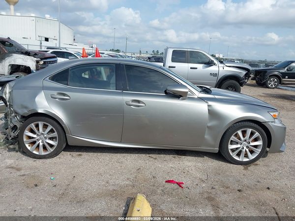 2016 LEXUS IS 200T
