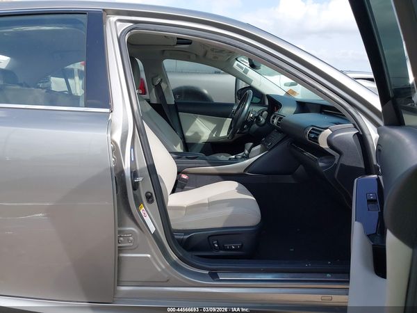 2016 LEXUS IS 200T