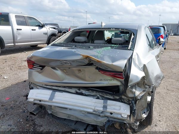 2016 LEXUS IS 200T