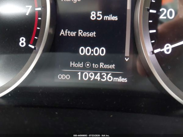 2016 LEXUS IS 200T