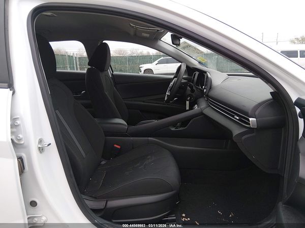 2023 HYUNDAI ELANTRA SE