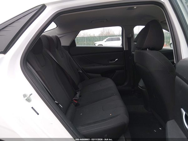 2023 HYUNDAI ELANTRA SE