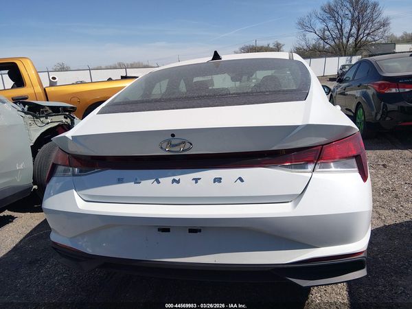 2023 HYUNDAI ELANTRA SE