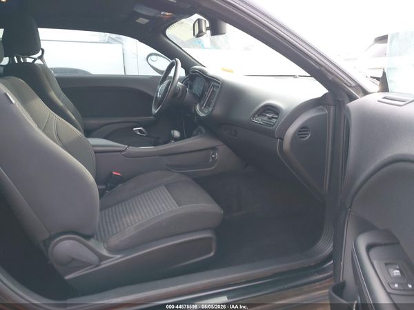2018 DODGE CHALLENGER SXT