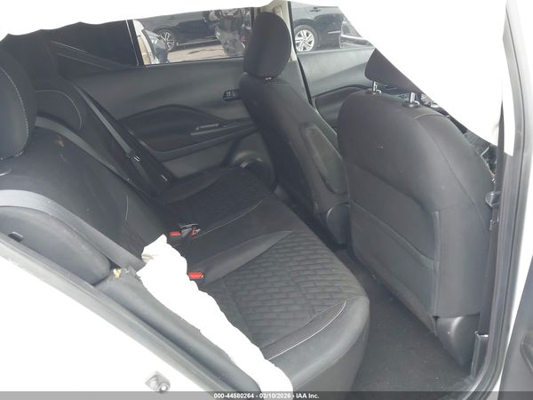 2021 NISSAN KICKS S XTRONIC CVT — I8