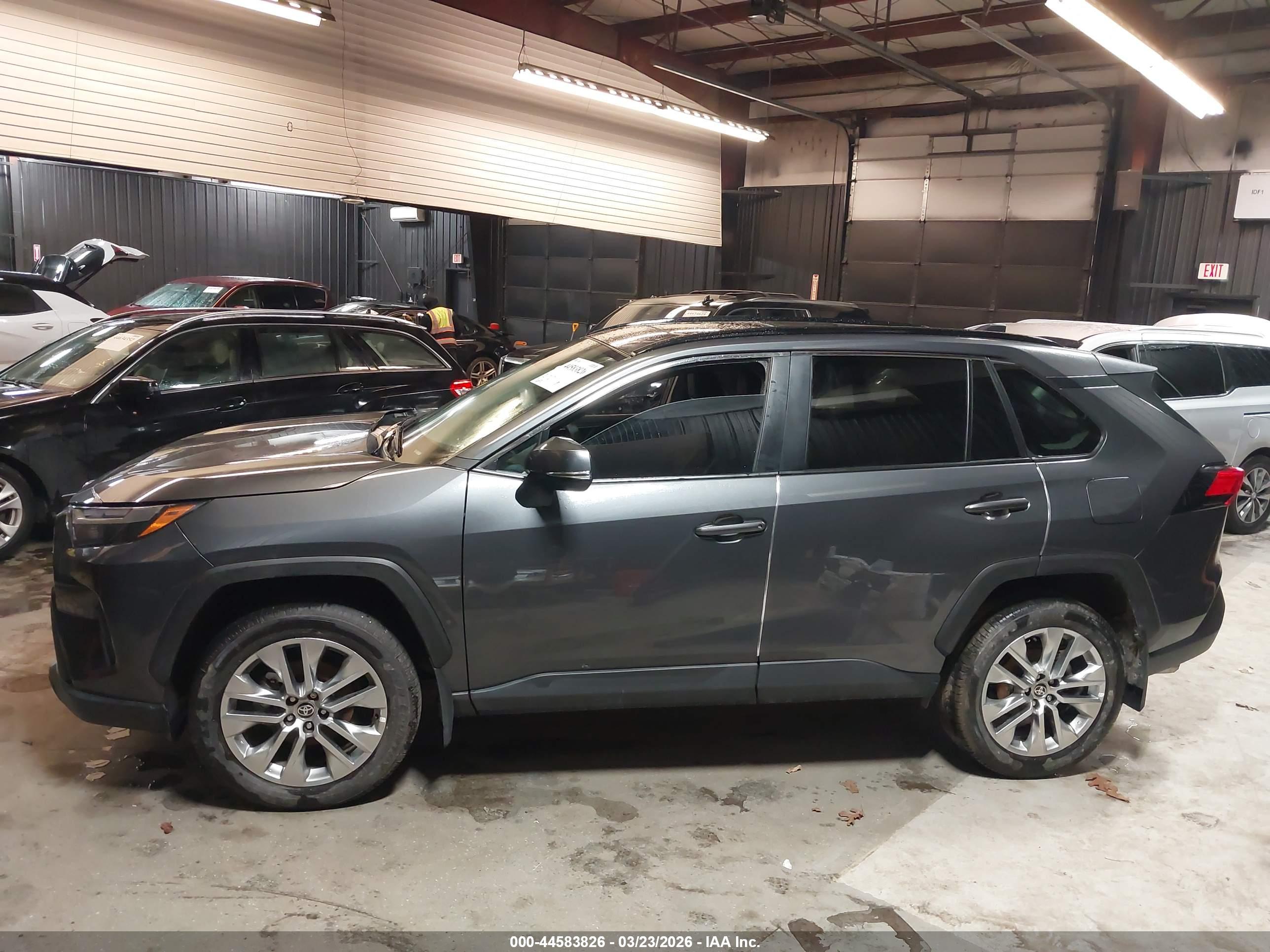 2025 TOYOTA RAV4 XLE PREMIUM