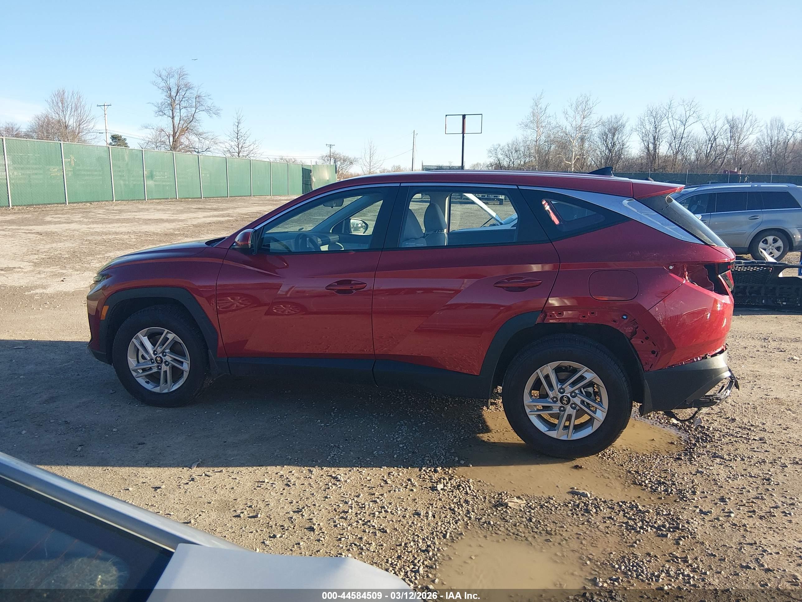 2025 HYUNDAI TUCSON SE