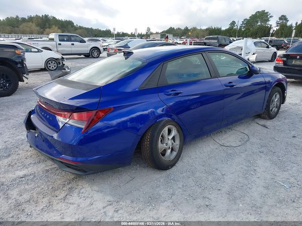 2022 HYUNDAI ELANTRA SE