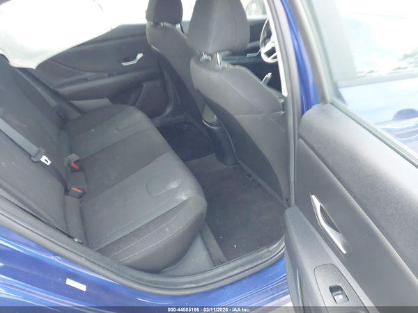 2022 HYUNDAI ELANTRA SE