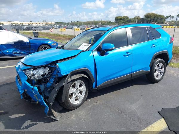 2020 TOYOTA RAV4 XLE