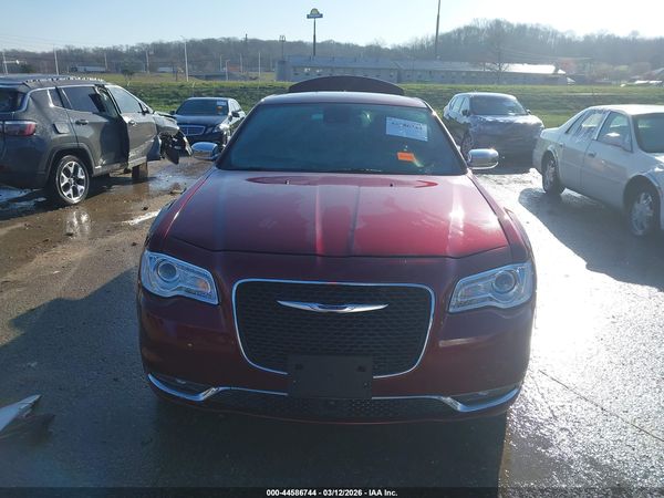 2018 CHRYSLER 300 LIMITED